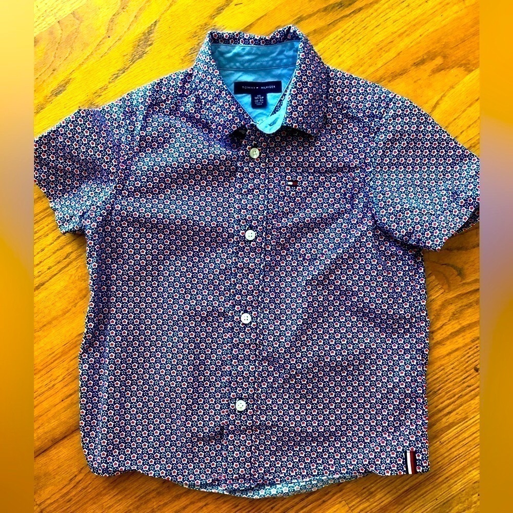 Tommy Hilfiger Boys’ Short Sleeve Button Up Top. Red White and Blue Top size XS